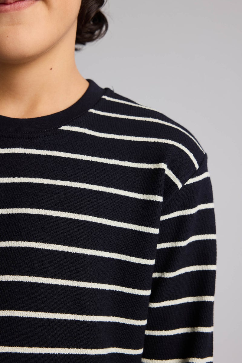 ديفاكتو تيشيرت اولادي كم طويل قصة عادية برقبة مستديرة - Image 4